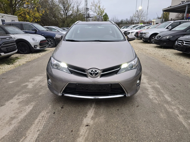 Toyota Auris 1.4d 90к.с 159хил.км. - автомобили, коли, обяви за нови и употребявани 4