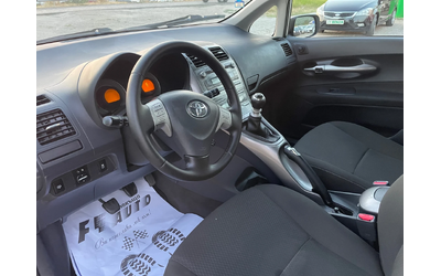 Toyota Auris 2.0d4d-126-ITALIA - автомобили, коли, обяви за нови и употребявани 12