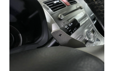 Toyota Auris 1.4 D-4D 90hp - автомобили, коли, обяви за нови и употребявани 11