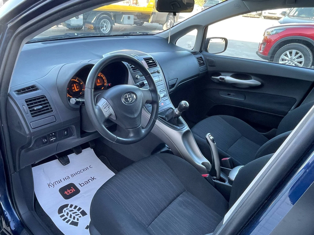 Toyota Auris 1.4d4d 90k.c * UNIKAT* - автомобили, коли, обяви за нови и употребявани 6