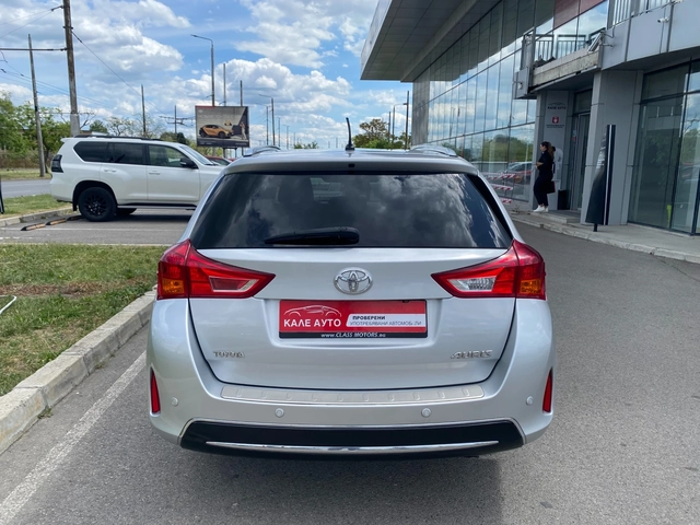 Toyota Auris 2.0D-4D 6MT - автомобили, коли, обяви за нови и употребявани 4