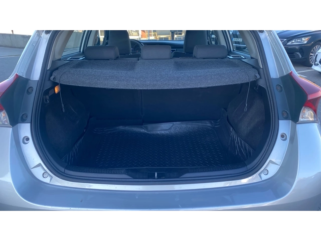 Toyota Auris 1.2T MT - автомобили, коли, обяви за нови и употребявани 11