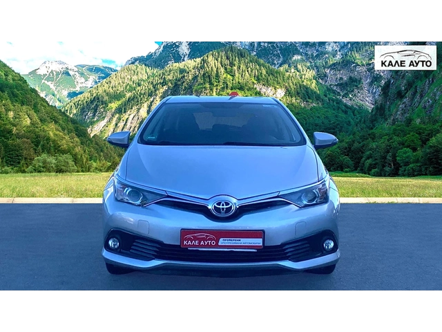 Toyota Auris 1.2T MT - автомобили, коли, обяви за нови и употребявани 1
