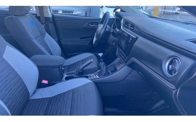 Toyota Auris 1.2T MT - автомобили, коли, обяви за нови и употребявани 7