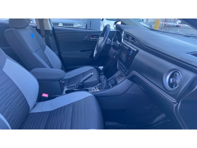 Toyota Auris 1.2T MT - автомобили, коли, обяви за нови и употребявани 7