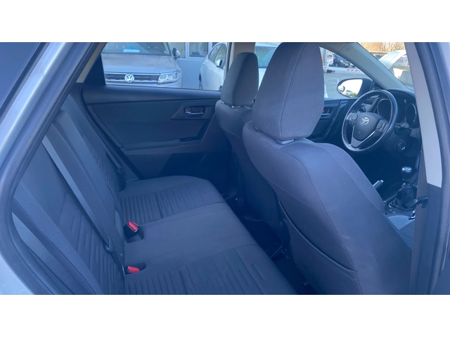 Toyota Auris 1.2T MT - автомобили, коли, обяви за нови и употребявани 8