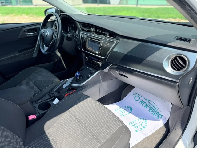 Toyota Auris 1.8Hybrid Серв.история Лизинг през Уникредит159 ев - автомобили, коли, обяви за нови и употребявани 10