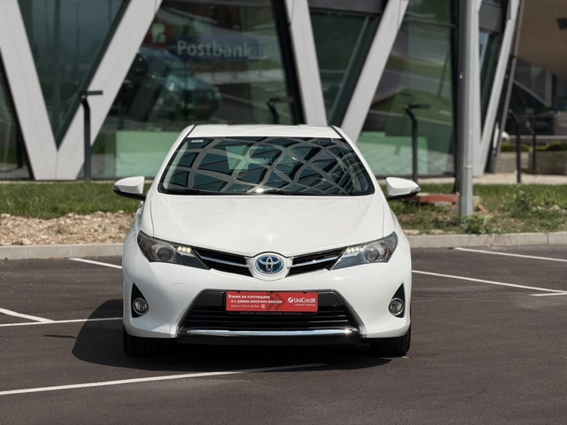 Toyota Auris 1.8Hybrid Серв.история Лизинг през Уникредит159 ев - автомобили, коли, обяви за нови и употребявани 1