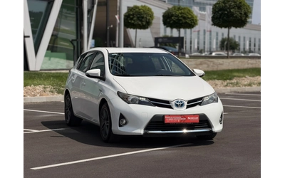 toyota-auris - 2
