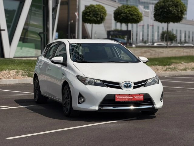 Toyota Auris 1.8Hybrid Серв.история Лизинг през Уникредит159 ев - автомобили, коли, обяви за нови и употребявани 2