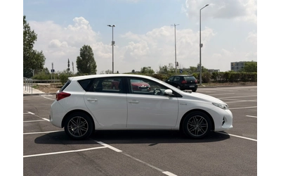 toyota-auris - 3