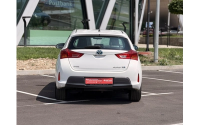 toyota-auris - 5