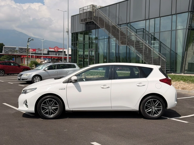 Toyota Auris 1.8Hybrid Серв.история Лизинг през Уникредит159 ев - автомобили, коли, обяви за нови и употребявани 7