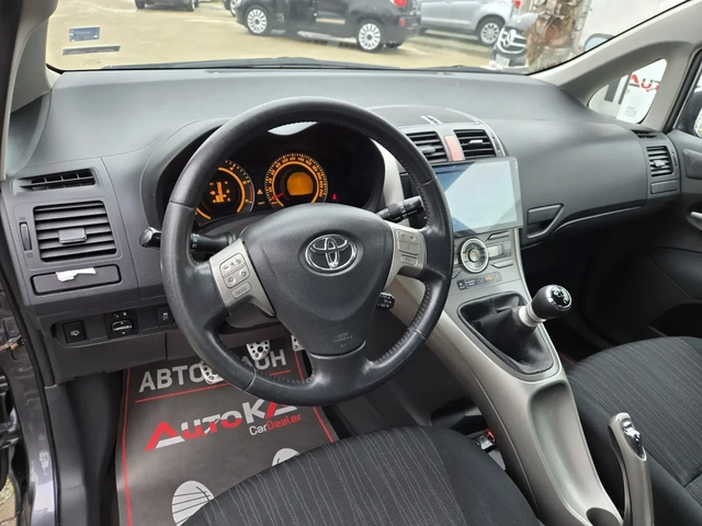 Toyota Auris 2.0D4d-126кс= 6ск= KEYLESS= NAVI= КСЕНОН= КЛИМАТРО - автомобили, коли, обяви за нови и употребявани 7
