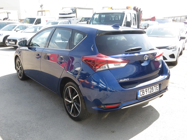 Toyota Auris 1, 2 - автомобили, коли, обяви за нови и употребявани 2