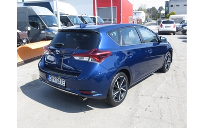 toyota-auris - 3