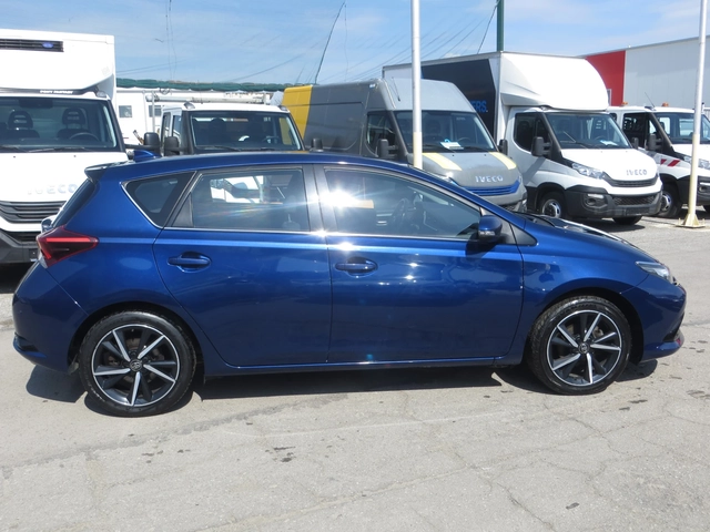 Toyota Auris 1, 2 - автомобили, коли, обяви за нови и употребявани 4