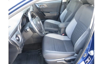 Toyota Auris 1, 2 - автомобили, коли, обяви за нови и употребявани 6