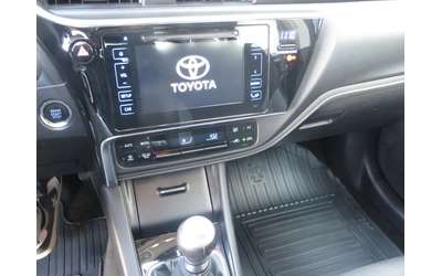 Toyota Auris 1, 2 - автомобили, коли, обяви за нови и употребявани 8