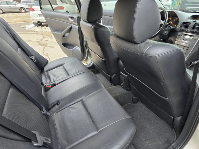 Toyota Avensis 2.0 BENZ - автомобили, коли, обяви за нови и употребявани 13