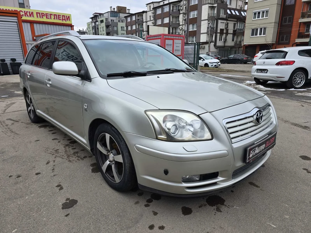 Toyota Avensis 2.0 BENZ - автомобили, коли, обяви за нови и употребявани 2