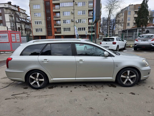 Toyota Avensis 2.0 BENZ - автомобили, коли, обяви за нови и употребявани 6