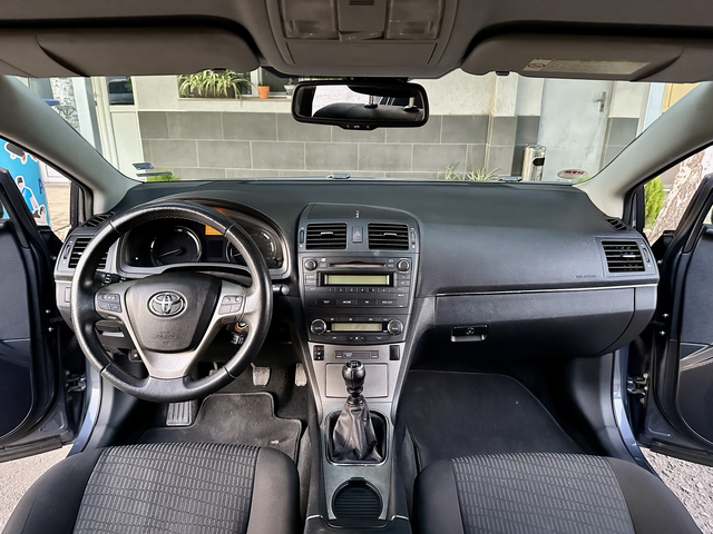 Toyota Avensis 2.0 - автомобили, коли, обяви за нови и употребявани 10