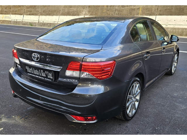 Toyota Avensis 2.2 D4D - автомобили, коли, обяви за нови и употребявани 8