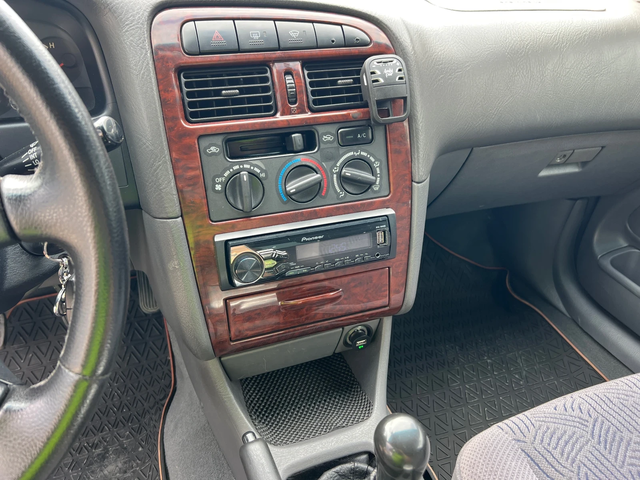 Toyota Avensis 2.0TD-90к.с/Климатик/Автоматични фарове/ел. Пакет - автомобили, коли, обяви за нови и употребявани 13