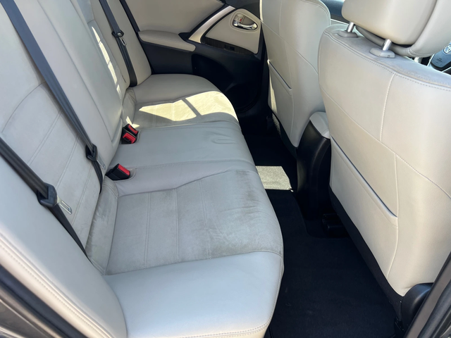 Toyota Avensis 2.2 D - автомобили, коли, обяви за нови и употребявани 12