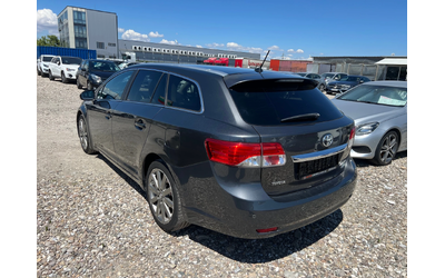 Toyota Avensis 2.2 D - автомобили, коли, обяви за нови и употребявани 6