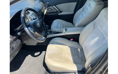 Toyota Avensis 2.2 D - автомобили, коли, обяви за нови и употребявани 8