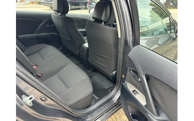 Toyota Avensis 2.0 D - автомобили, коли, обяви за нови и употребявани 11