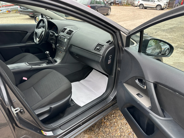 Toyota Avensis 2.0 D - автомобили, коли, обяви за нови и употребявани 12