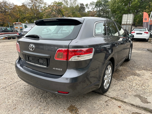Toyota Avensis 2.0 D - автомобили, коли, обяви за нови и употребявани 4