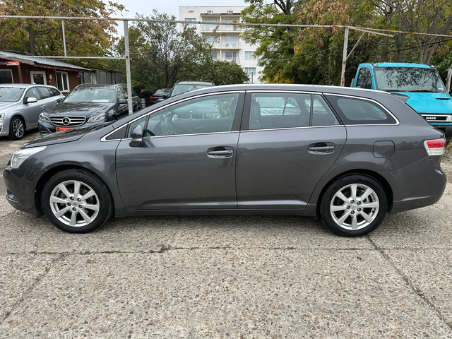 Toyota Avensis 2.0 D - автомобили, коли, обяви за нови и употребявани 7