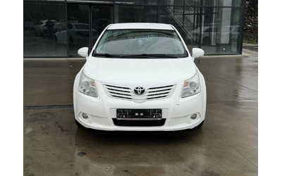toyota-avensis - 0