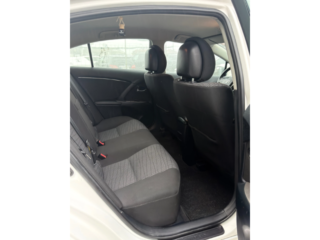 Toyota Avensis D4d - автомобили, коли, обяви за нови и употребявани 9