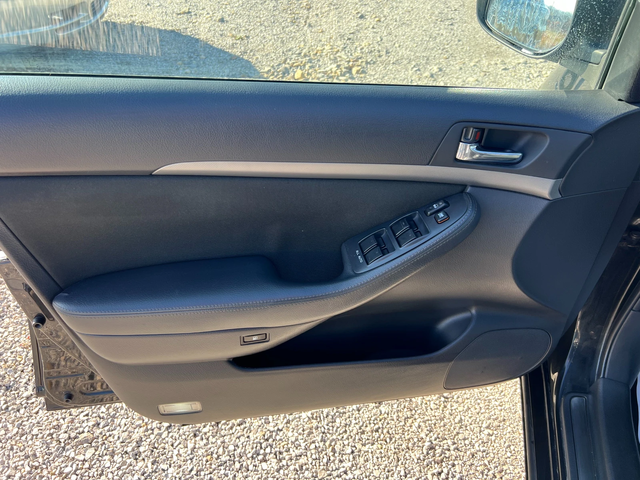 Toyota Avensis 2.0 D4D - автомобили, коли, обяви за нови и употребявани 6