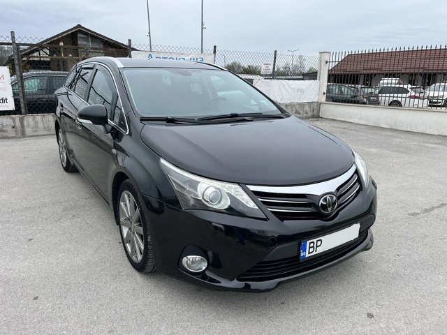 Toyota Avensis 2.2d 150кс FACE FULL ОБСЛУЖЕНА ВНОС ИТАЛИЯ - автомобили, коли, обяви за нови и употребявани 2