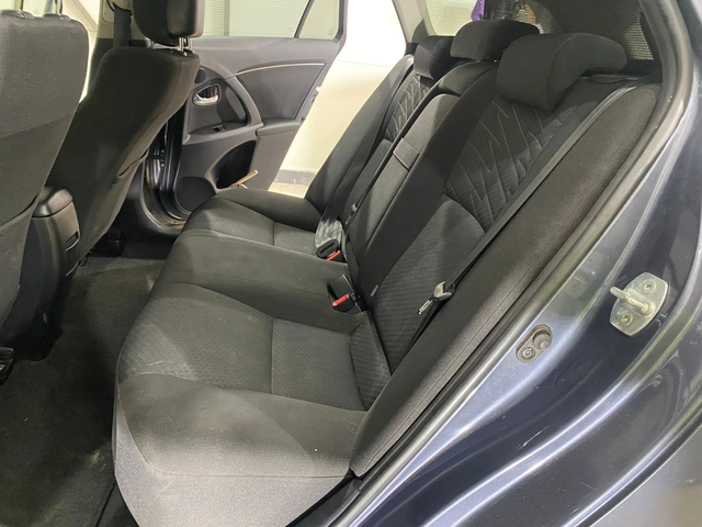 Toyota Avensis - автомобили, коли, обяви за нови и употребявани 12