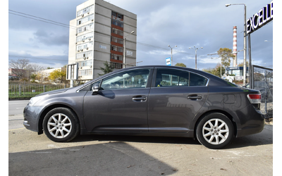 toyota-avensis - 1