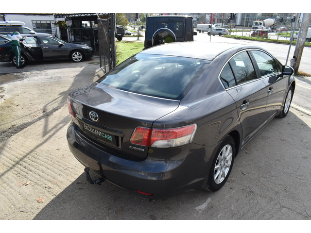 Toyota Avensis 2.0i* AUTOMAT - автомобили, коли, обяви за нови и употребявани 3
