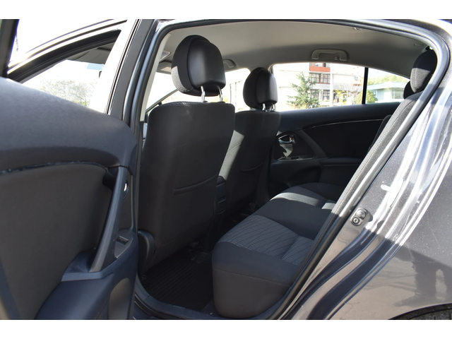 Toyota Avensis 2.0i* AUTOMAT - автомобили, коли, обяви за нови и употребявани 9