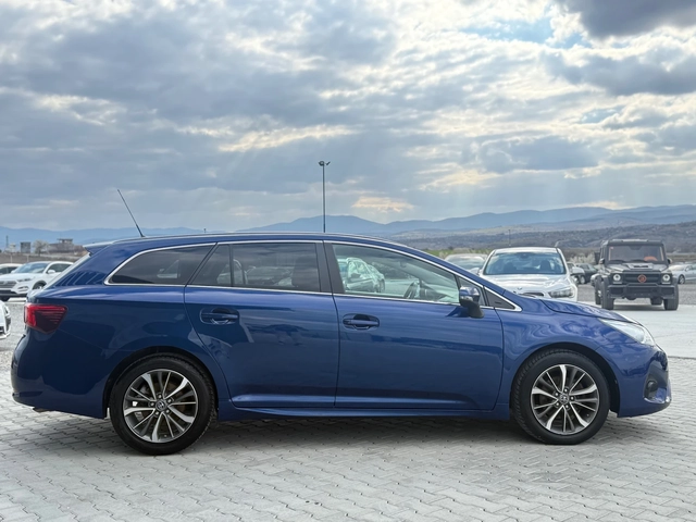 Toyota Avensis 1.6d4d Собствен лизинг !!! - автомобили, коли, обяви за нови и употребявани 3