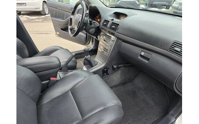 Toyota Avensis 2.0 BENZ - автомобили, коли, обяви за нови и употребявани 12