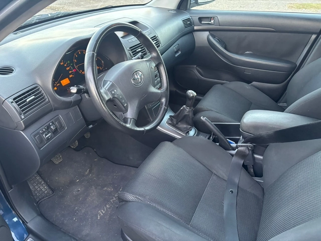 Toyota Avensis 1, 800 EURO4 - автомобили, коли, обяви за нови и употребявани 5