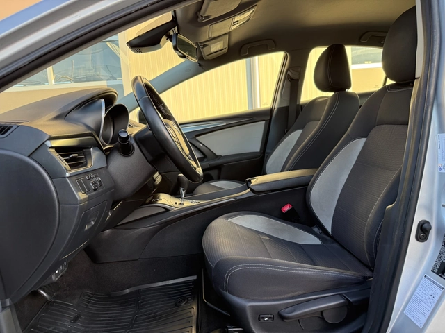 Toyota Avensis 1.8i VVT-i - автомобили, коли, обяви за нови и употребявани 11