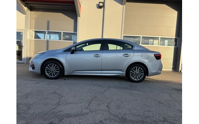toyota-avensis - 1