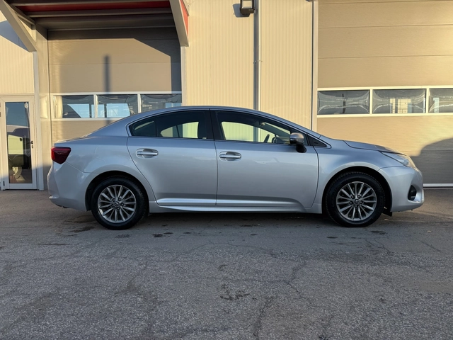 Toyota Avensis 1.8i VVT-i - автомобили, коли, обяви за нови и употребявани 5